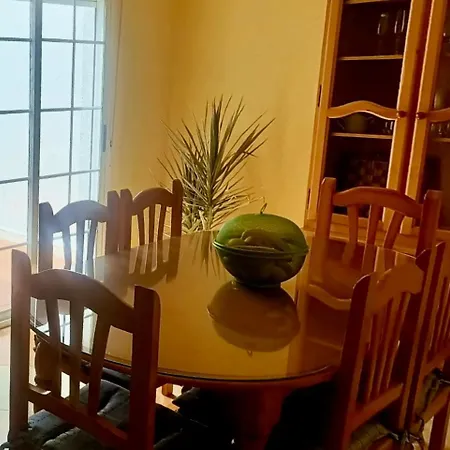 Adosado Con Azotea Andaluza Y Patio, Junto A La Playa *